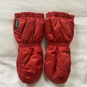 Patagonia baby puff mitts 24mo